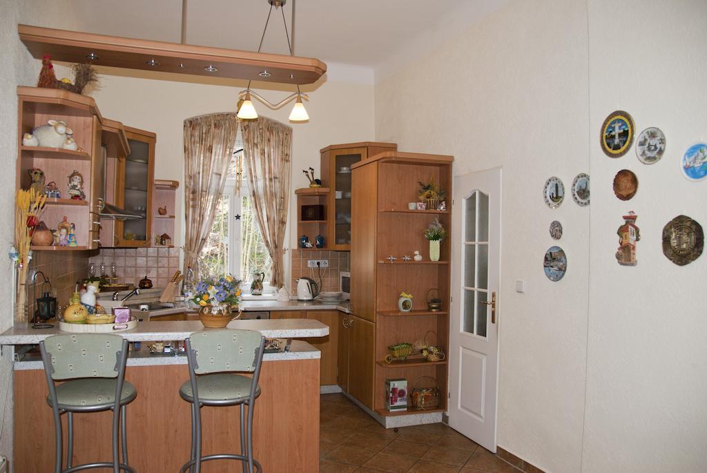 Apartman Na Zahradni Karlovy Vary Szoba fotó