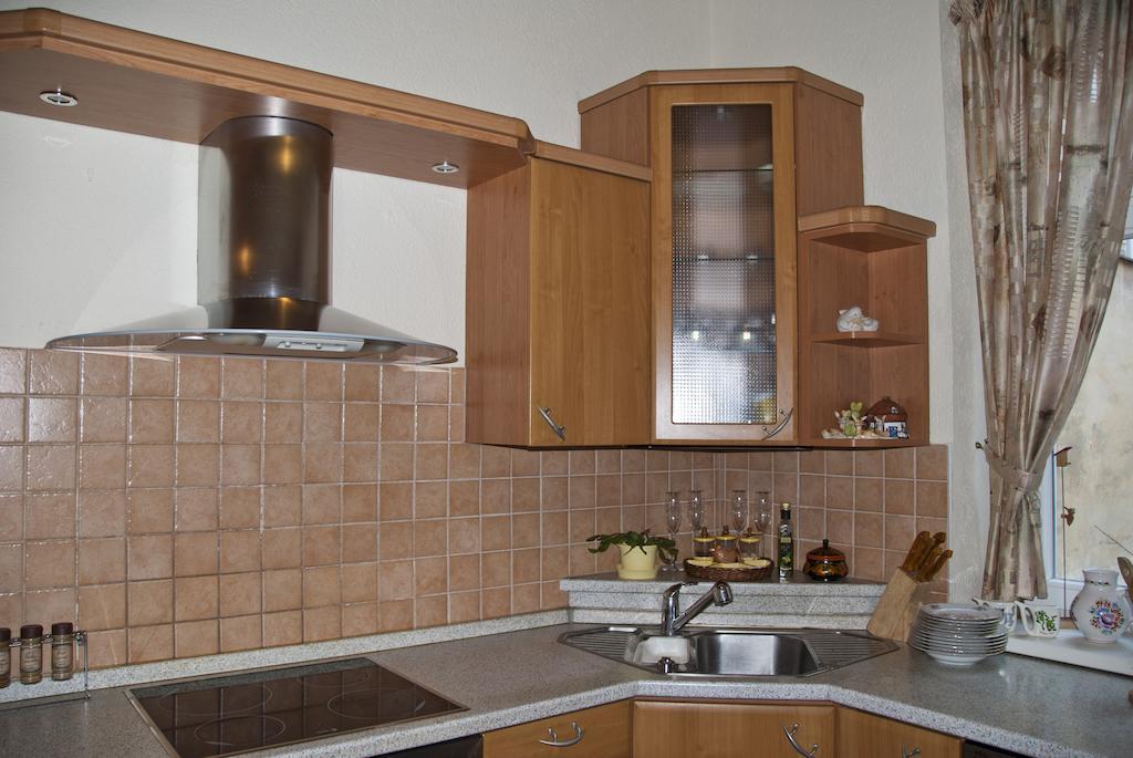 Apartman Na Zahradni Karlovy Vary Szoba fotó