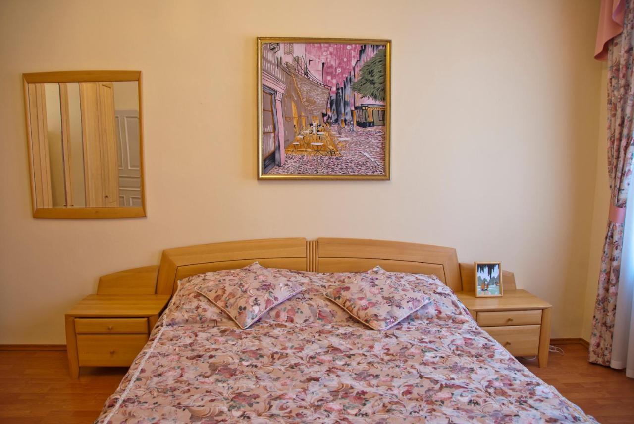 Apartman Na Zahradni Karlovy Vary Kültér fotó